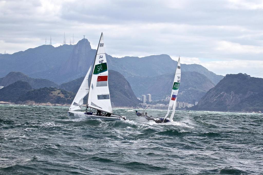 470 Women head up the first leg - Race 3 © Richard Gladwell www.photosport.co.nz